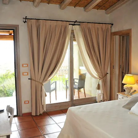 Hotel Li Finistreddi 5*