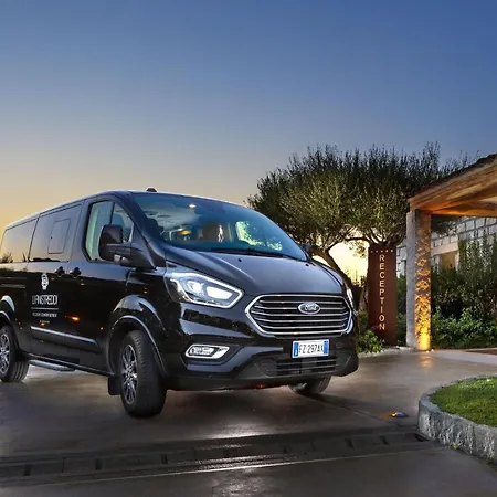 Li Finistreddi מלון